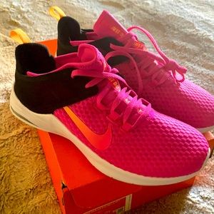 Women’s Nike sneakers